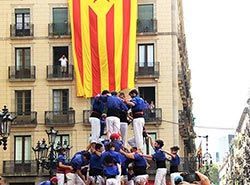 Castellers eller mänskliga torn är en spännande teambuilding-aktivitet